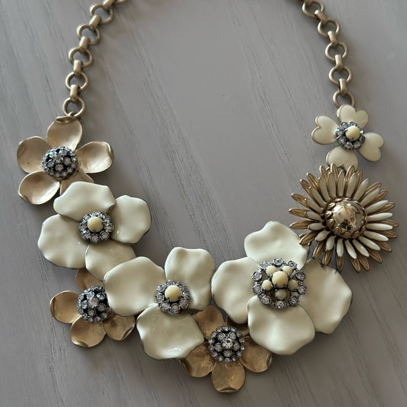 Stella & Dot Jewelry - Stella & Dot statement necklace, heavy, 20” end to end, adjustable length